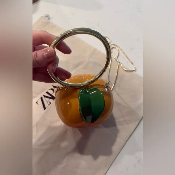 Zara peach shape box bag, 2025 clutch with chain strap - Picture 2 of 8